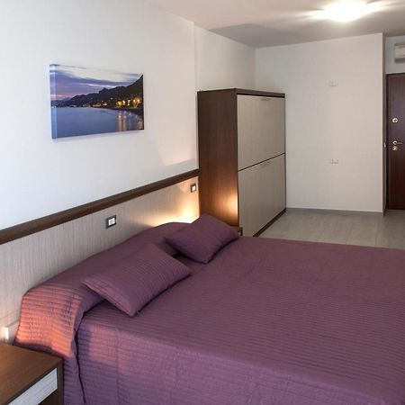 Locanda Brezza Marina Camera Quadrupla Finale Ligure Exteriör bild