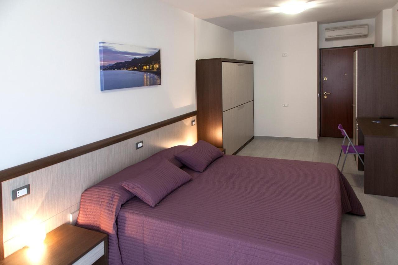 Locanda Brezza Marina Camera Quadrupla Finale Ligure Exteriör bild